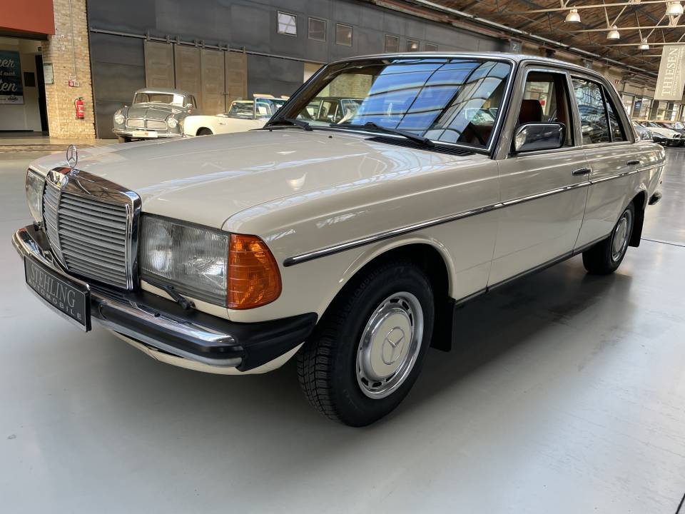Imagen 5/40 de Mercedes-Benz 230 E (1983)