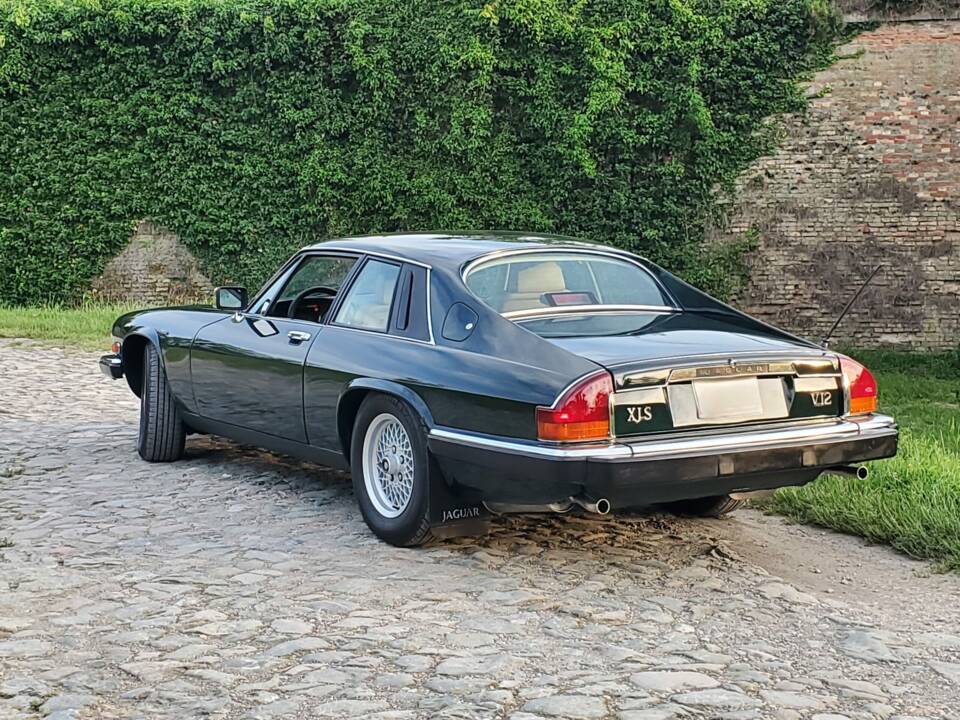 Image 3/6 of Jaguar XJ-S V12 (1989)