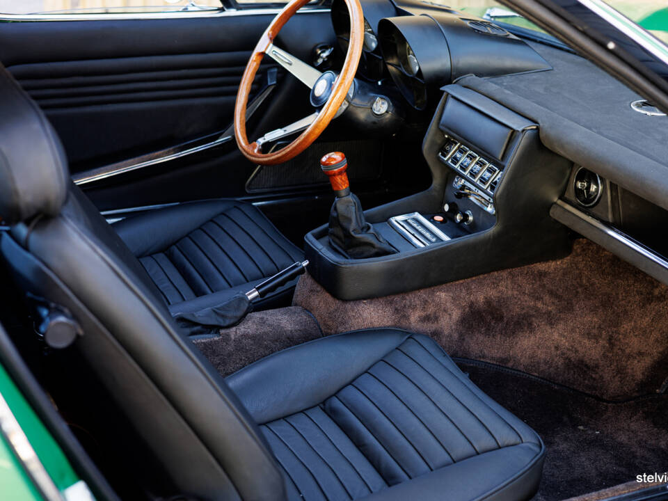 Image 33/49 de Alfa Romeo Montreal (1974)