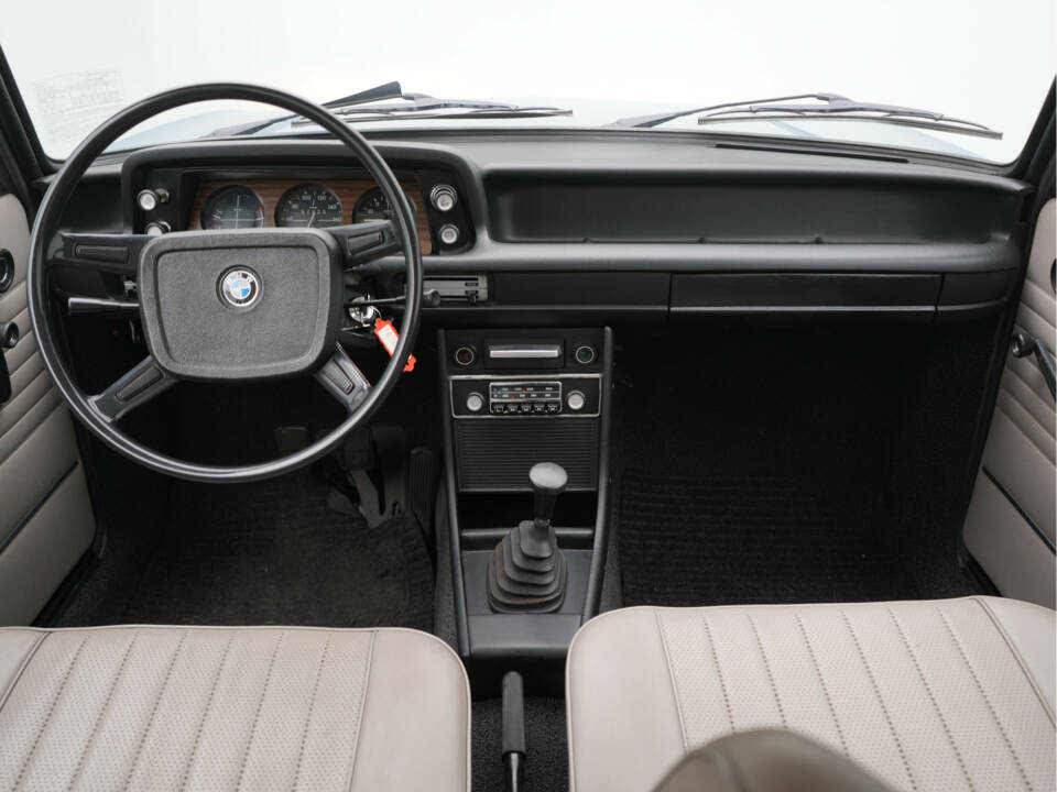 Image 9/32 of BMW 2002 (1974)