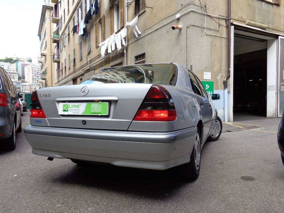 Image 4/10 de Mercedes-Benz C 180 (1998)