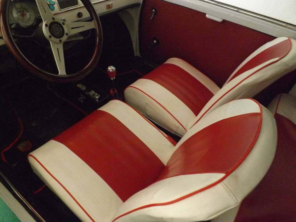 Immagine 17/50 di Autobianchi Bianchina Panoramica (1967)