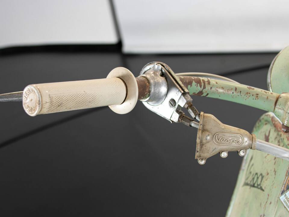 Image 32/50 de Piaggio Vespa 125 (1953)