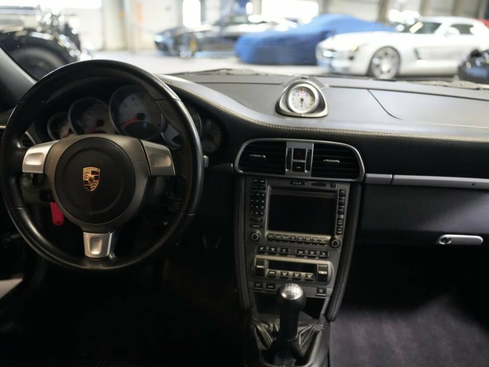Image 12/15 of Porsche 911 Carrera S (2004)