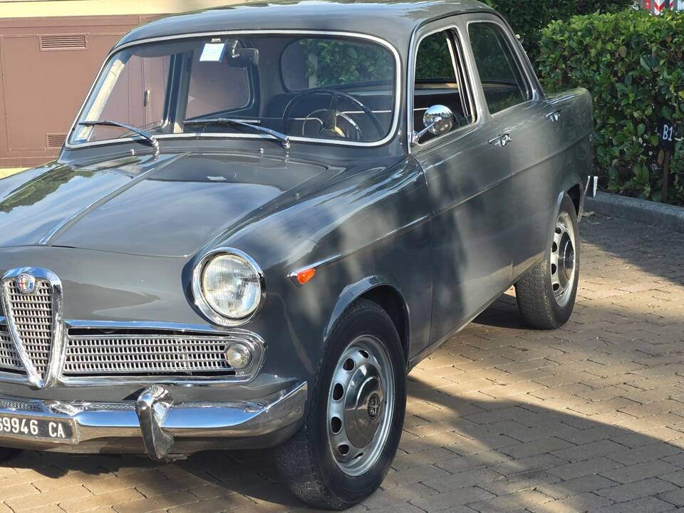 Image 2/56 of Alfa Romeo Giulietta TI (1964)