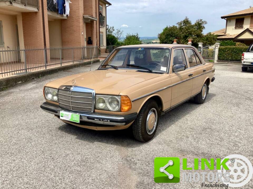 Image 3/10 of Mercedes-Benz 300 D (1978)