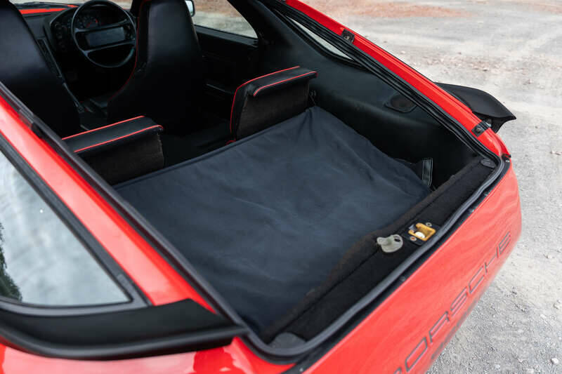 Image 36/50 of Porsche 928 S (1986)
