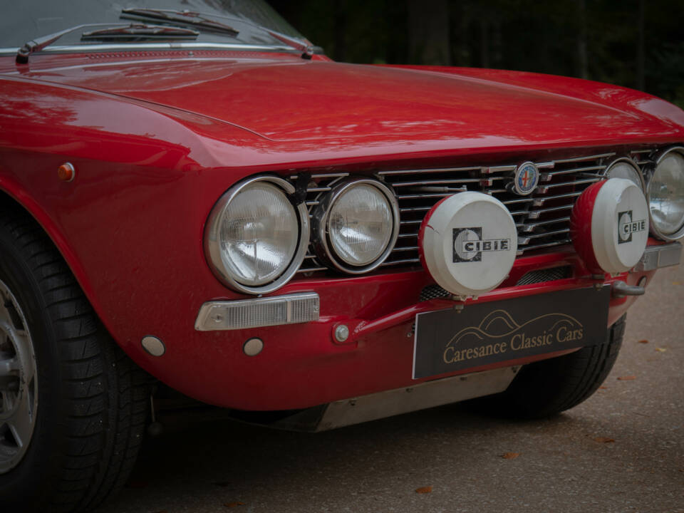 Bild 12/27 von Alfa Romeo 2000 GT Veloce (1971)