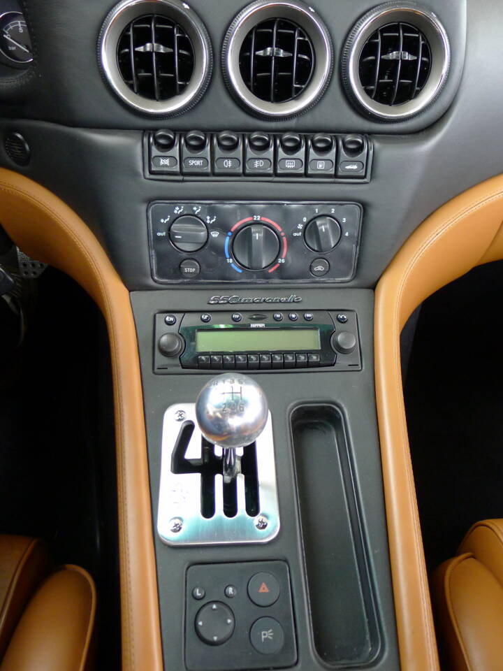 Image 12/41 of Ferrari 550 Maranello (2000)