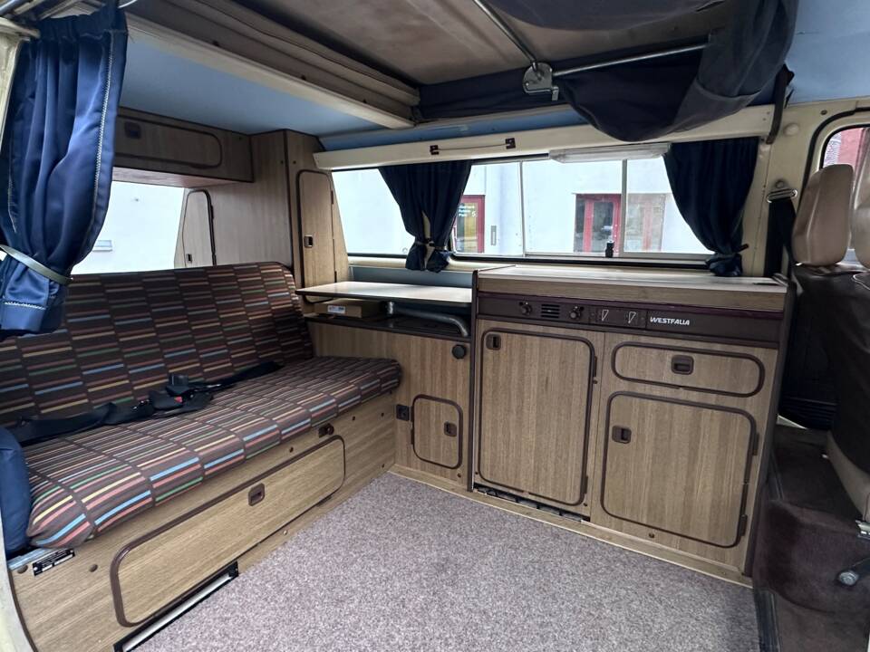 Immagine 7/19 di Volkswagen T3 Westfalia 2.0 (1980)