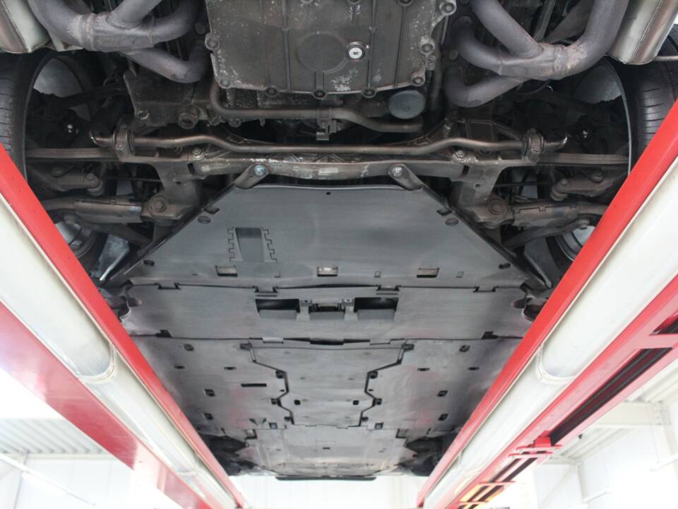 Image 32/50 of Porsche 911 Carrera S (2004)