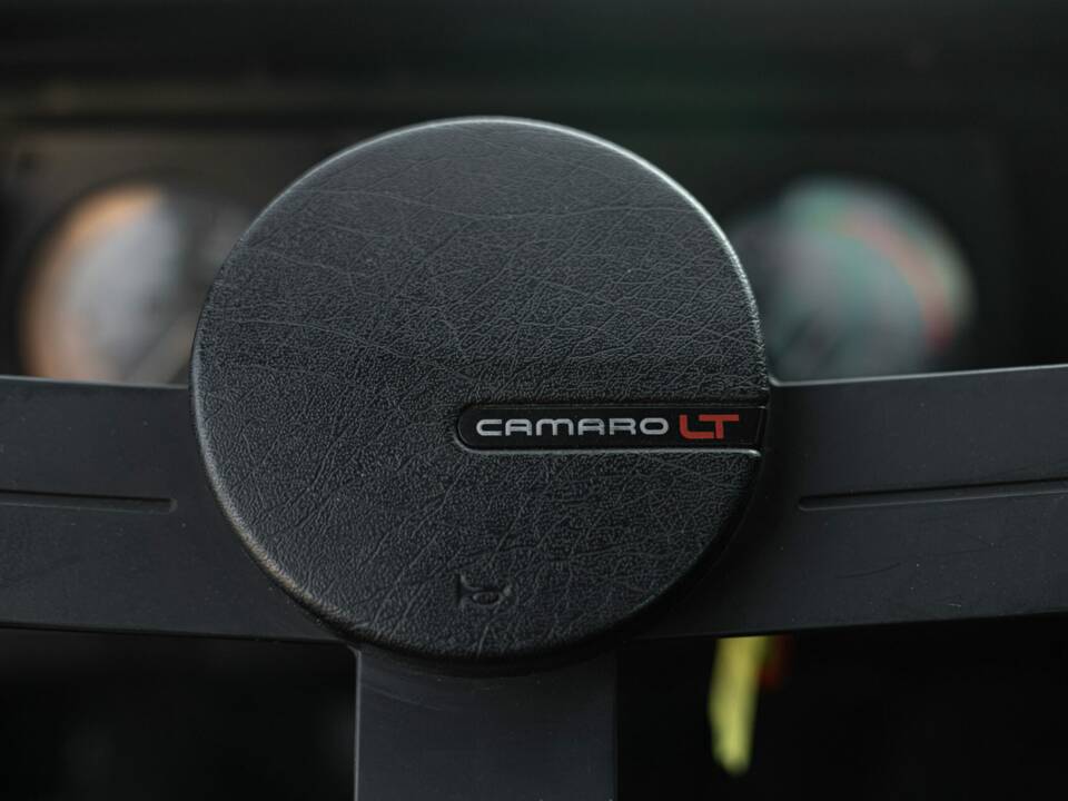 Image 39/50 of Chevrolet Camaro Z28 (1992)