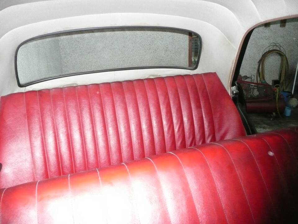 Image 14/30 of Mercedes-Benz 180 Db (1961)