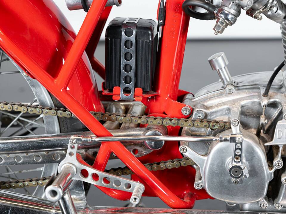 Image 22/33 of Ducati 125 Sport (1957)