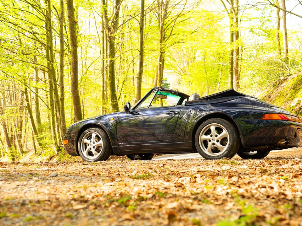 Immagine 4/47 di Porsche 911 Carrera (1994)