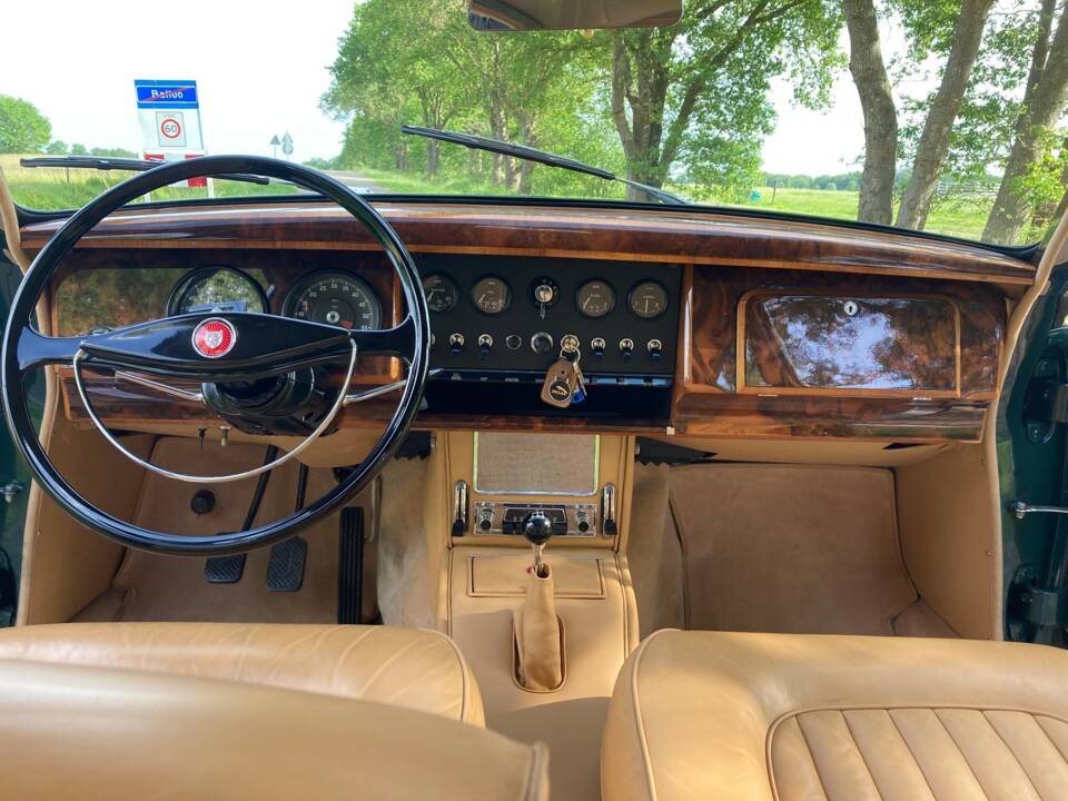 Image 15/35 de Jaguar Mk II 3.8 (1961)