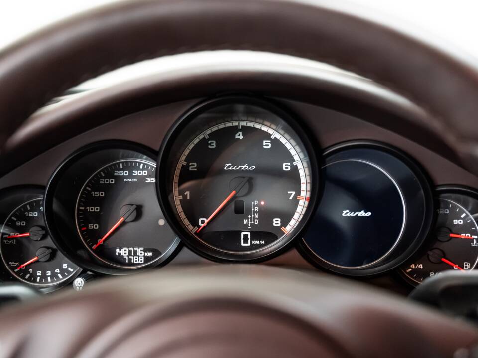 Image 14/31 of Porsche Panamera Turbo (2010)