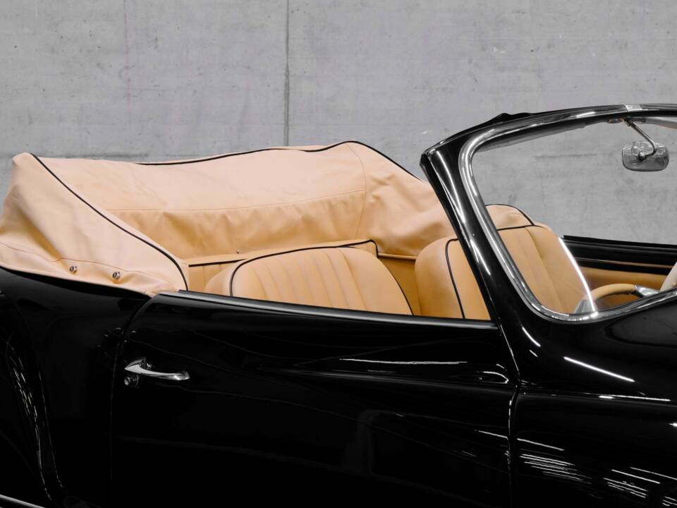 Image 32/50 of Volkswagen Karmann Ghia 1200 (1959)