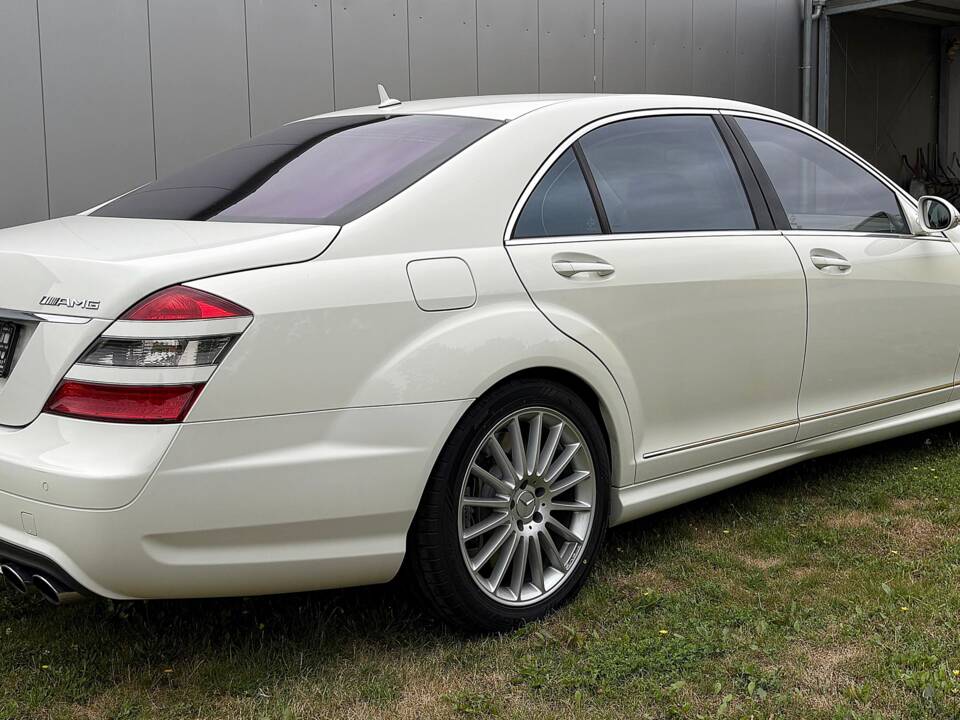 Bild 5/29 von Mercedes-Benz S 63 AMG (2007)