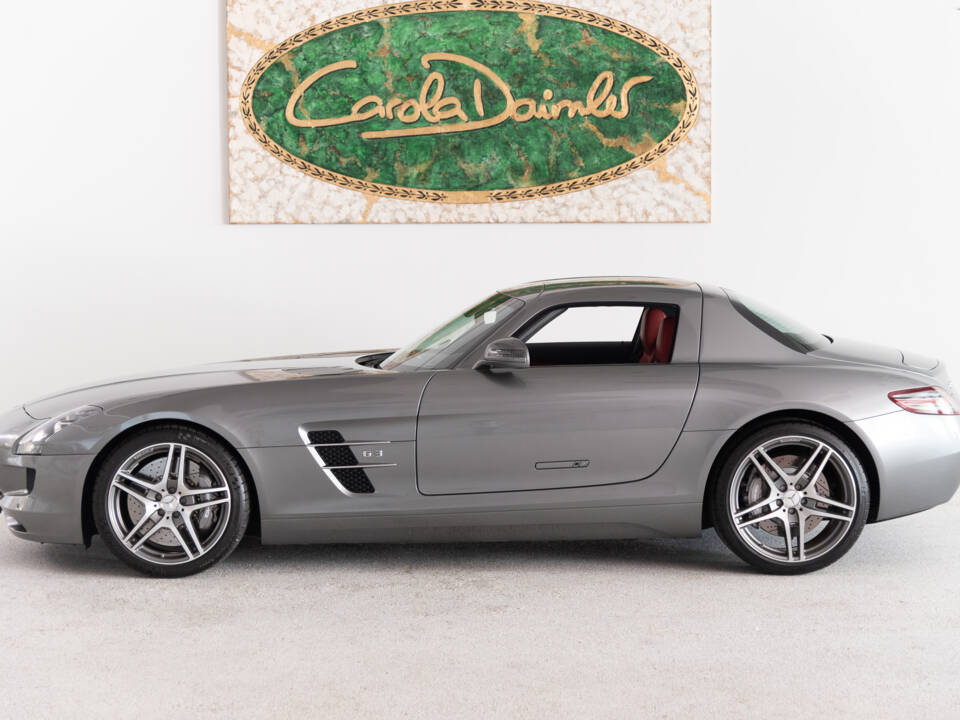 Image 4/56 de Mercedes-Benz SLS AMG (2011)