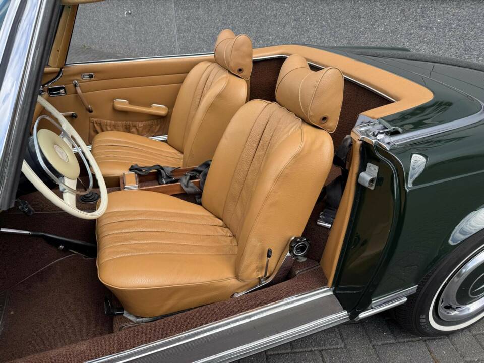 Image 37/50 de Mercedes-Benz 280 SL (1969)