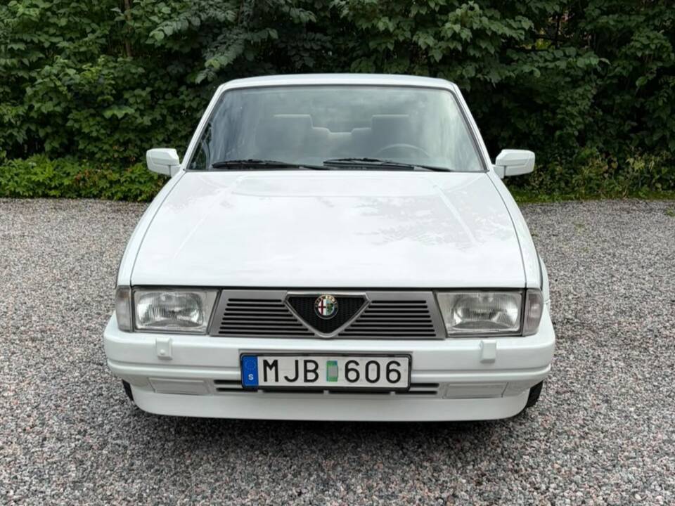 Image 3/8 of Alfa Romeo 75 2.0 TD (1986)