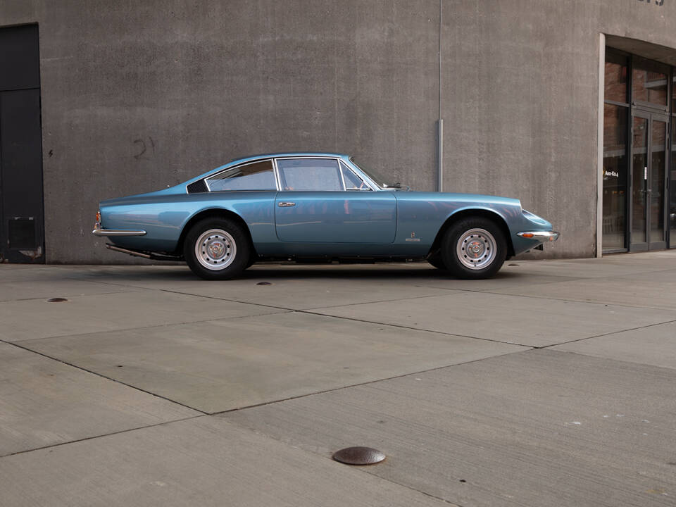Image 36/40 of Ferrari 365 GT 2+2 (1969)