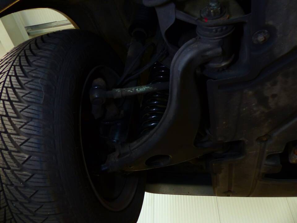 Afbeelding 28/63 van Mercedes-Benz 230 CE (1988)