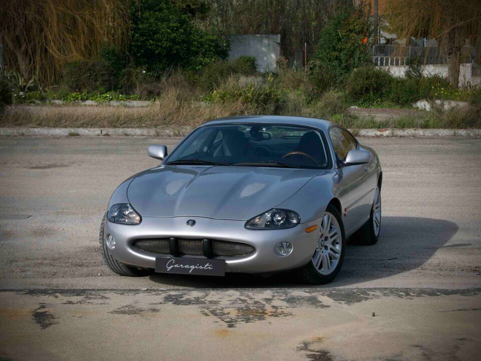 Bild 2/39 von Jaguar XKR (2003)