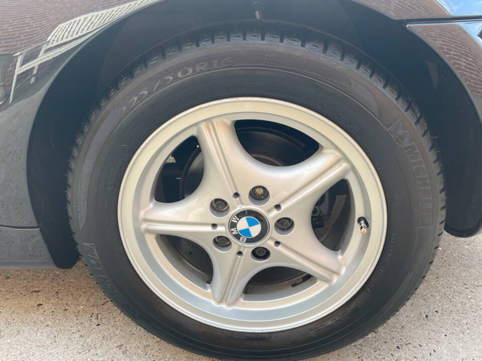 Image 18/24 of BMW Z3 1.9 (1997)