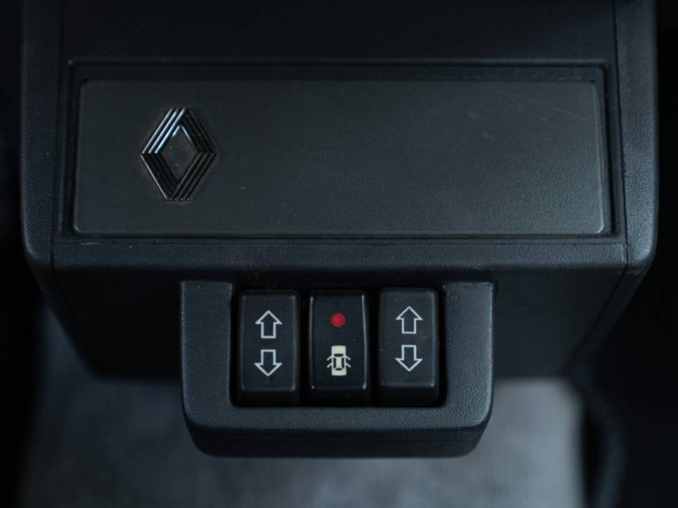 Image 38/50 de Renault R 5 GT Turbo (1986)