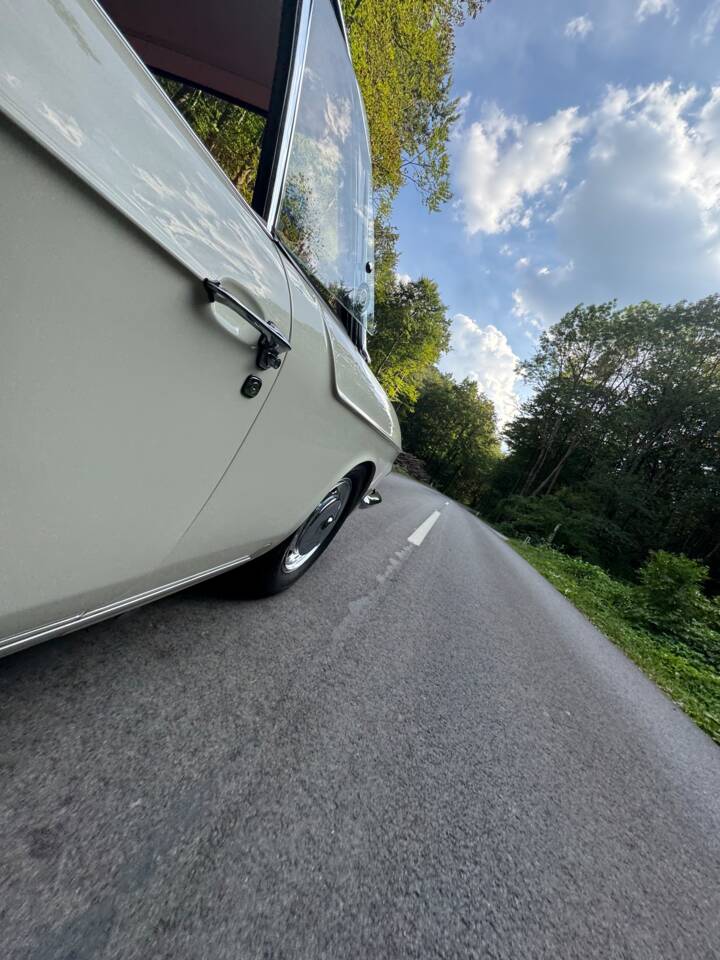 Image 35/45 of Volkswagen Karmann Ghia 1600 L (1966)