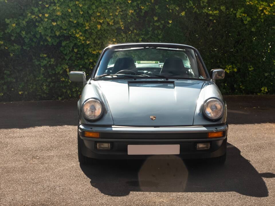 Image 11/47 of Porsche 911 Carrera 3.2 (1984)