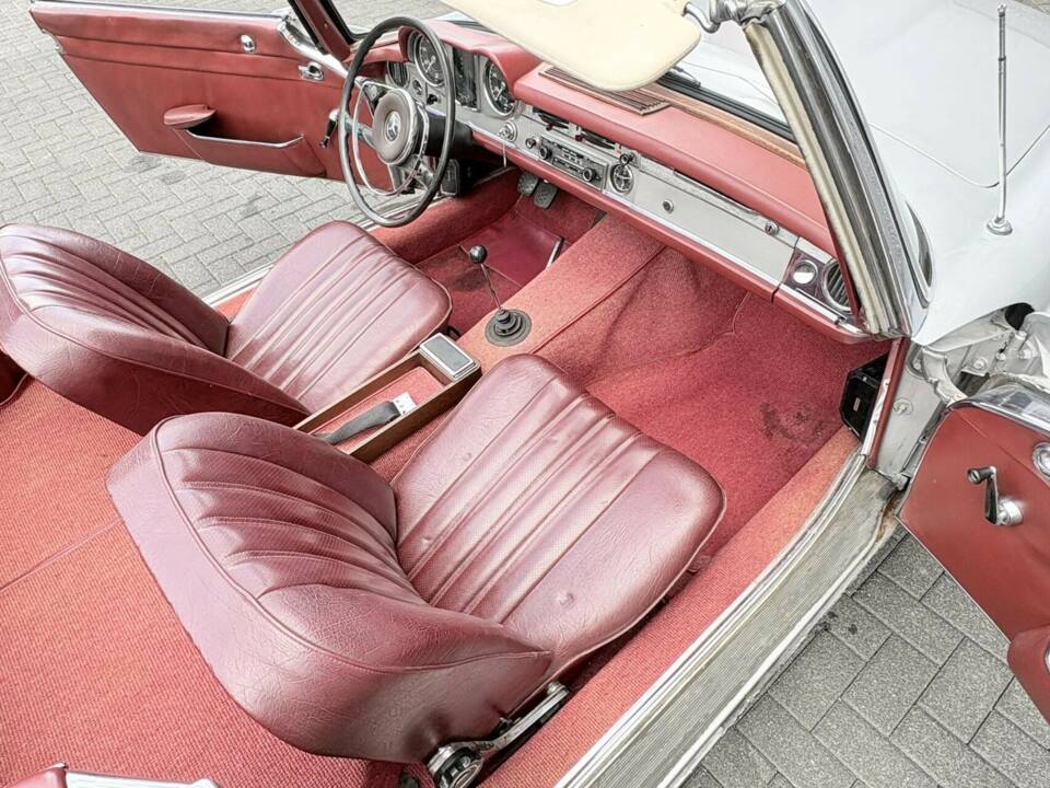 Image 32/50 of Mercedes-Benz 230 SL (1966)