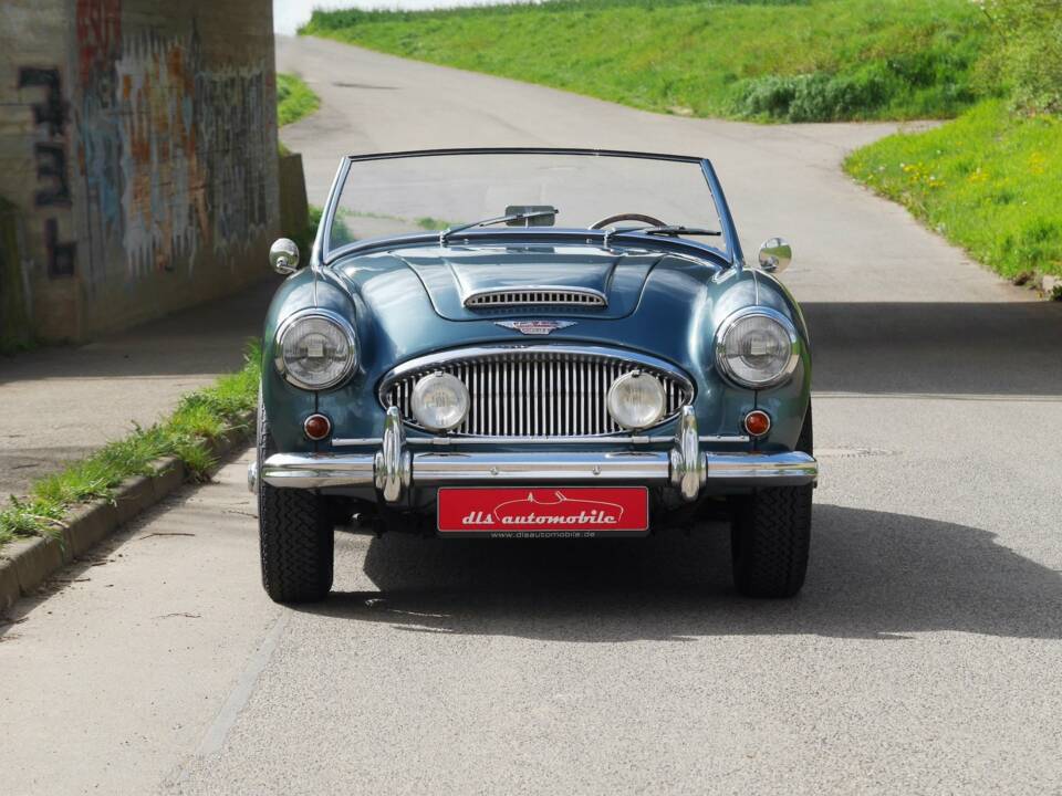 Image 3/34 of Austin-Healey 3000 Mk II (BN7) (1961)