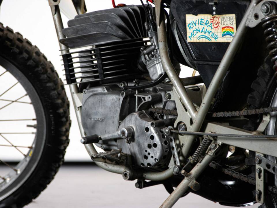 Image 9/50 of Ducati DUMMY (1976)