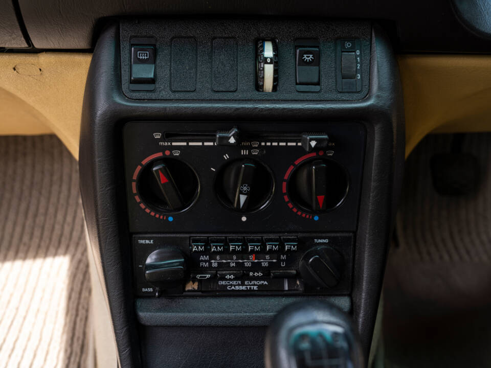 Immagine 18/25 di Mercedes-Benz 280 E (1981)