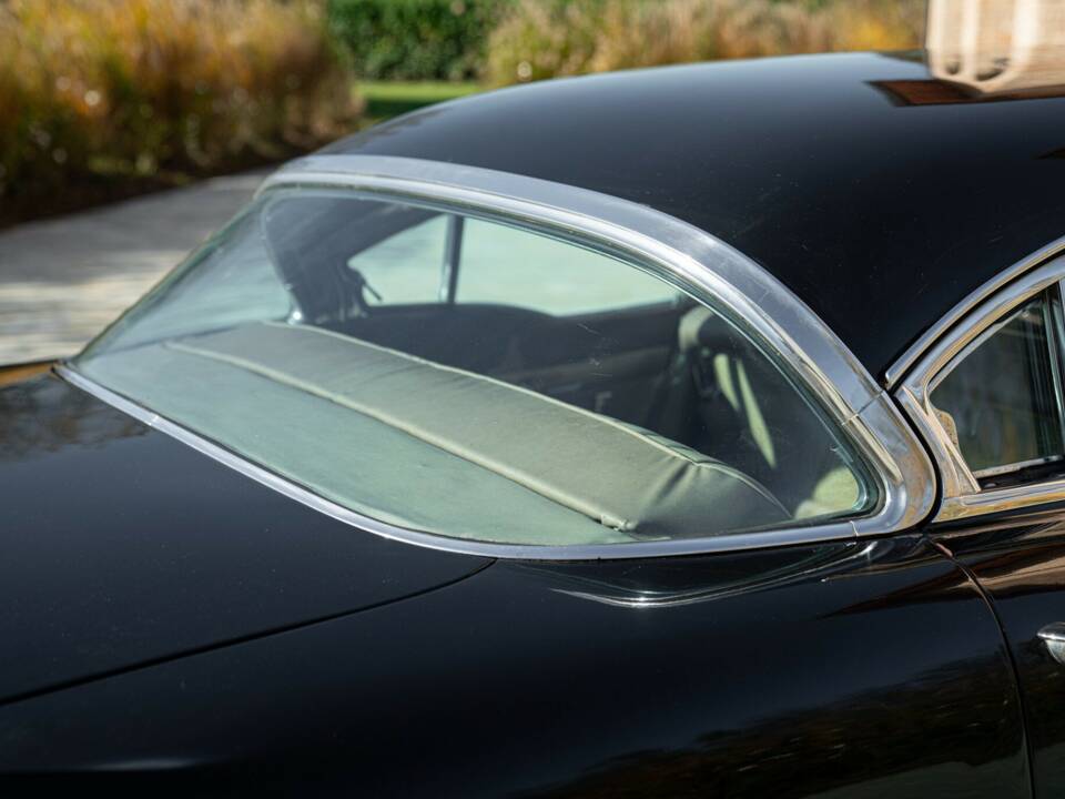 Immagine 39/50 di Cadillac 62 Sedan DeVille (1958)