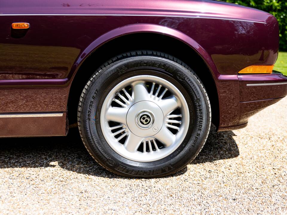 Image 44/46 of Bentley Azure (1997)