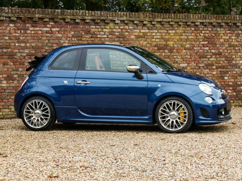Image 44/50 of Abarth 595 Cabrio Italia (2011)