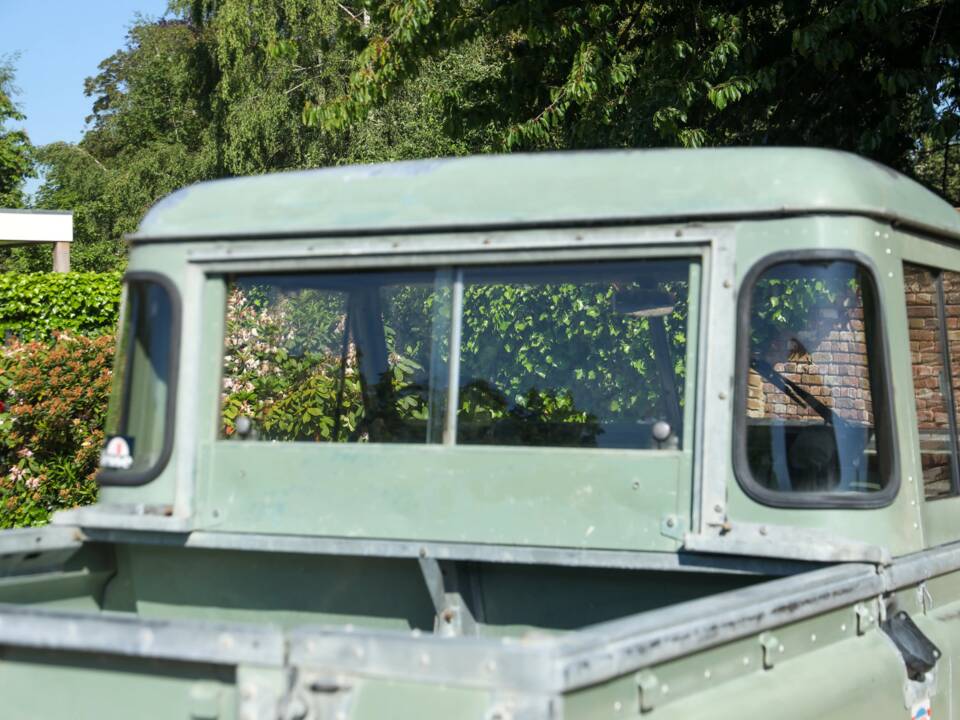 Image 28/50 of Land Rover 88 (1965)