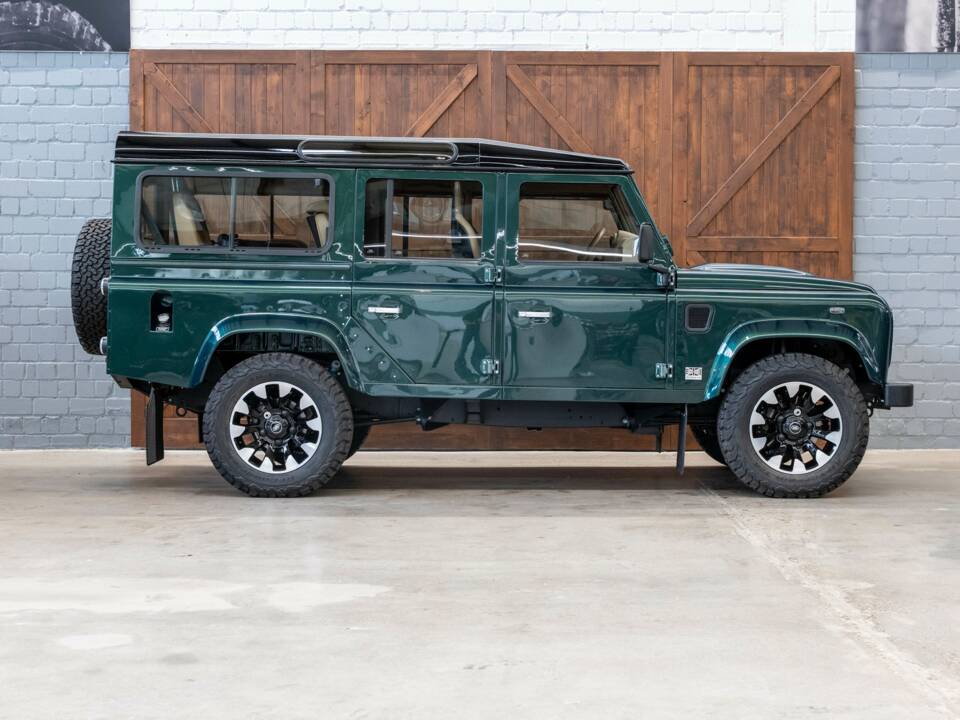 Afbeelding 13/33 van Land Rover Defender 110 Works V8 (2013)