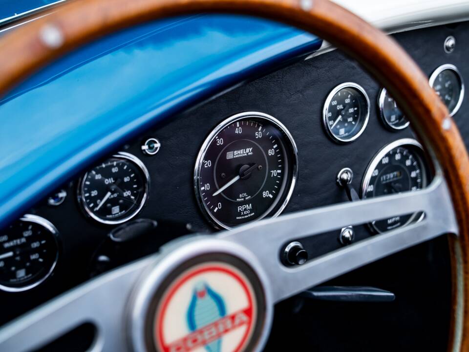 Image 29/33 of AC Cobra 427 (1965)