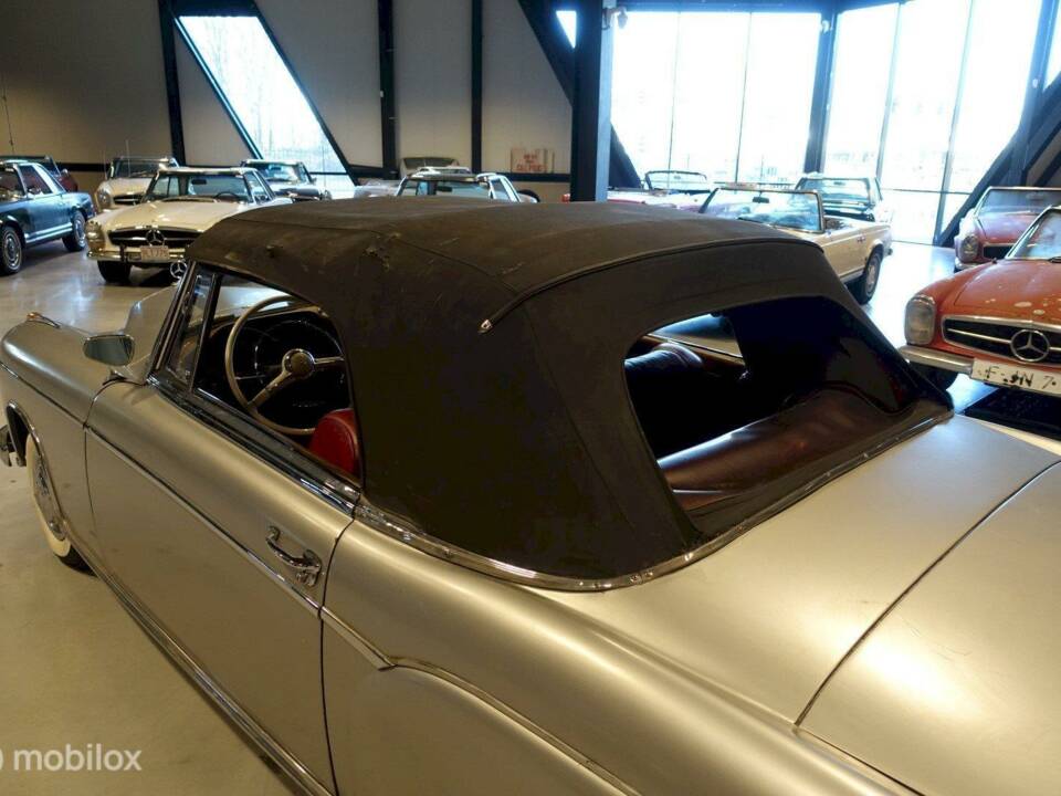 Image 7/12 de Mercedes-Benz 220 S Cabriolet (1959)