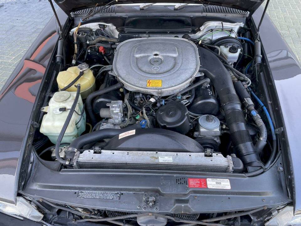 Image 25/32 of Mercedes-Benz 560 SL (1987)