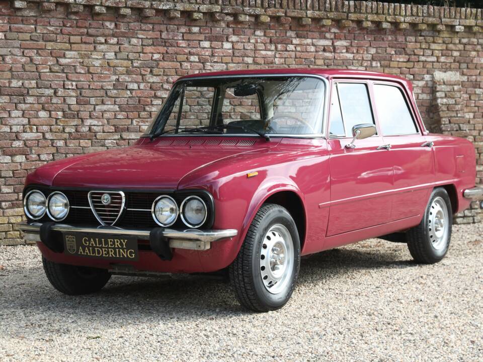 Bild 1/50 von Alfa Romeo Giulia Nuova Super 1300 (1975)