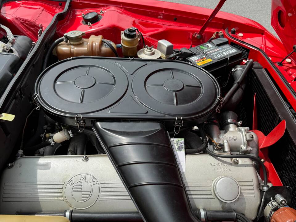 Image 56/73 of BMW 2,5 CS (1975)