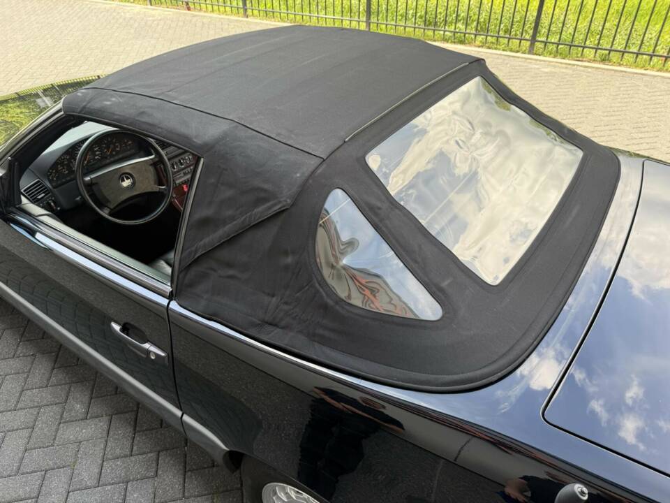 Image 19/50 de Mercedes-Benz 300 SL (1990)