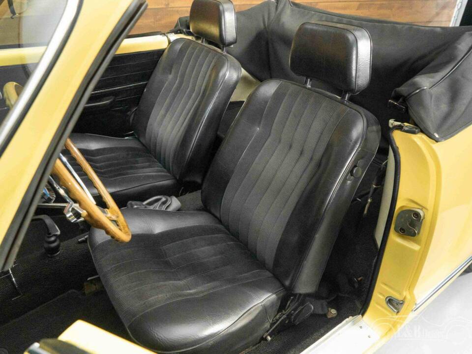 Bild 9/19 von Volkswagen Karmann Ghia 1500 (1971)