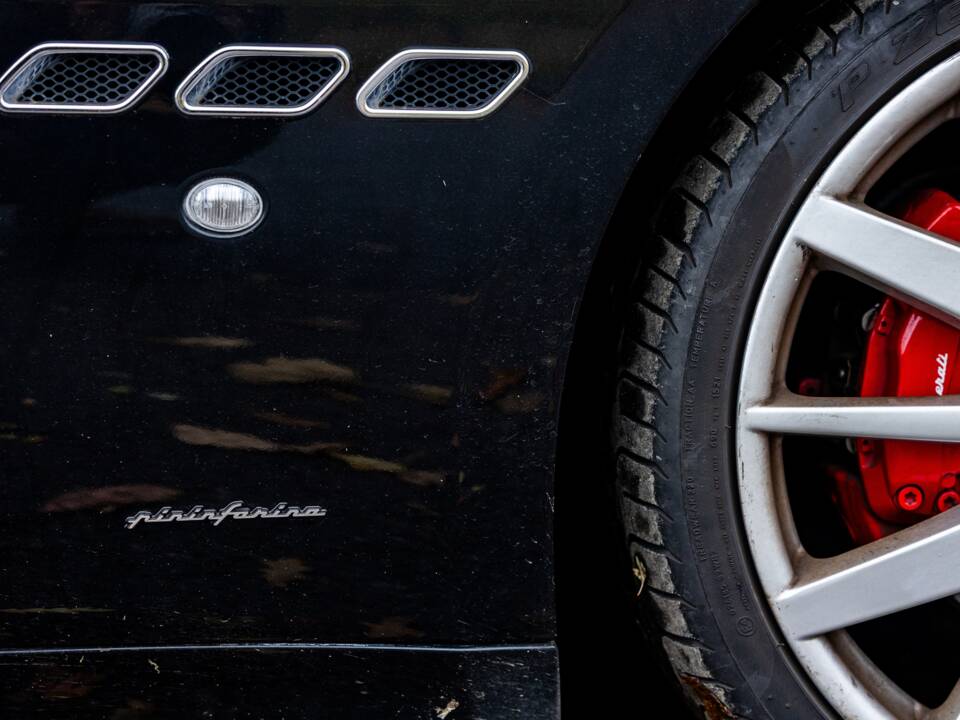 Bild 29/50 von Maserati GranTurismo 4.2 (2008)